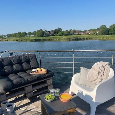 Botel Hausboot Der Frieslaender Im Wangermeer Schillig