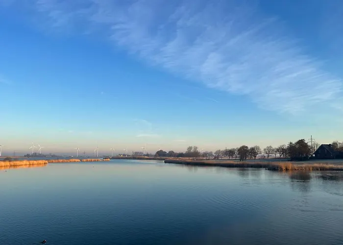 Hausboot Der Frieslaender Im Wangermeer *
