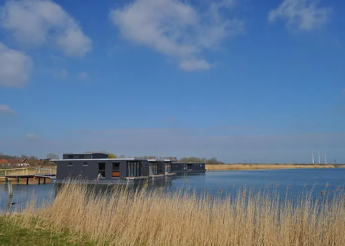 Hausboot Der Frieslaender Im Wangermeer Båthotell *